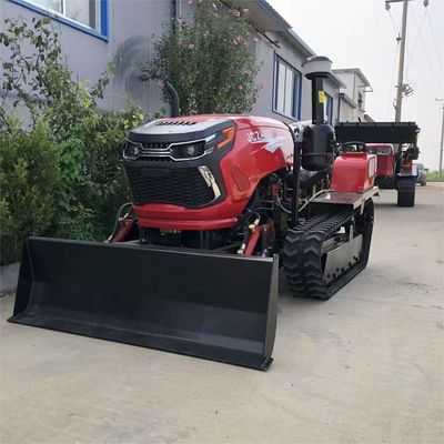 Trator compacto de 50 HP com ferramentas agrícolas