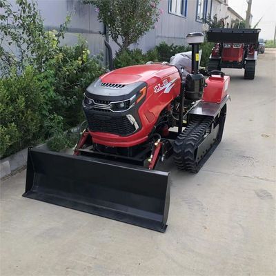 Trator compacto de 50 HP com ferramentas agrícolas
