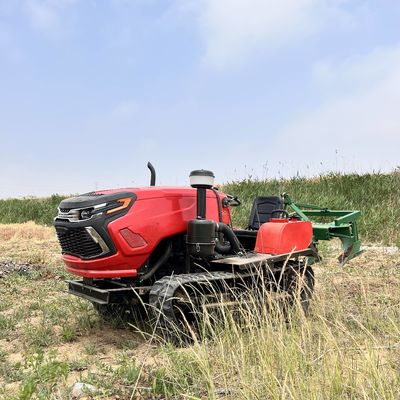 Trator compacto de 50 HP com ferramentas agrícolas